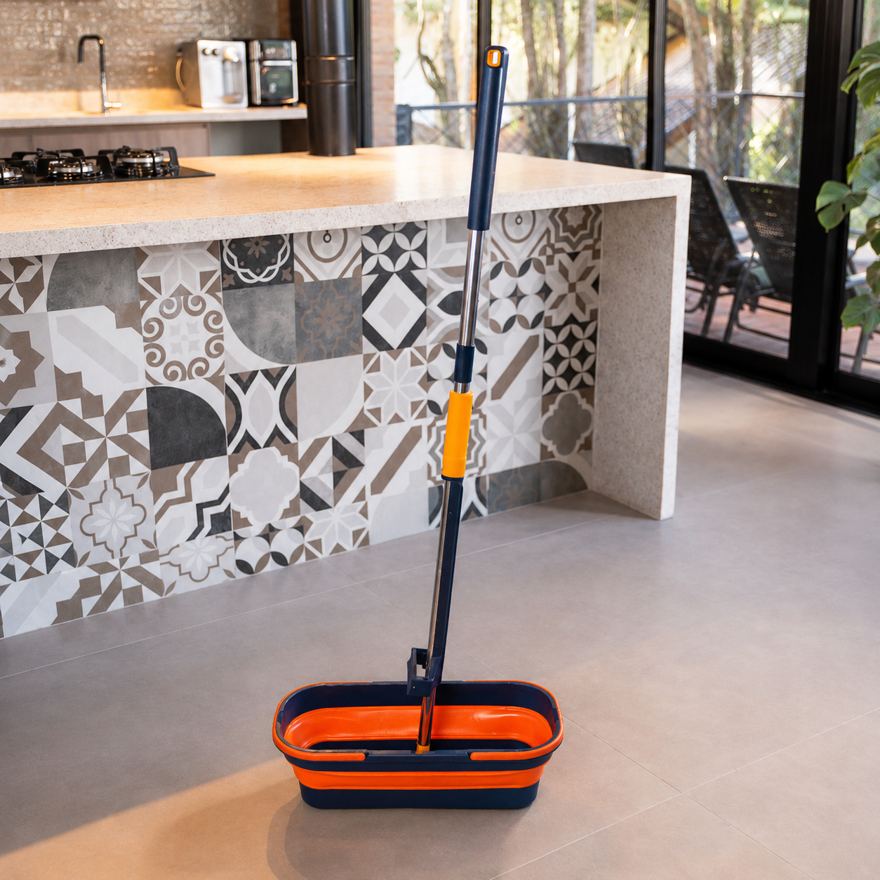 Mop Esfregão Giratório com Balde e Sistema de Torção | Limpeza Fácil + Refil Extra em Microfibra